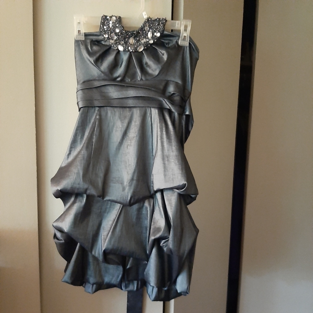 Girls dress, size 7 NEVER WORN
